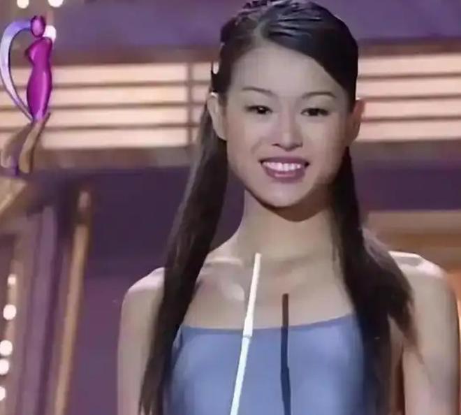 一次胡杏儿的体面被老公撕了个稀碎开元棋牌网站夫妻本是同林鸟！这(图11)